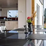 Apartment Ruhige Mit Panoramablick